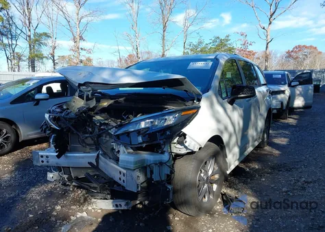 2022 Toyota Sienna Xle z USA, uszkodzony, nr VIN 5TDYRKEC6NS136032